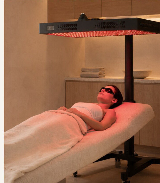 A relaxed Neuro-200S light therapy session